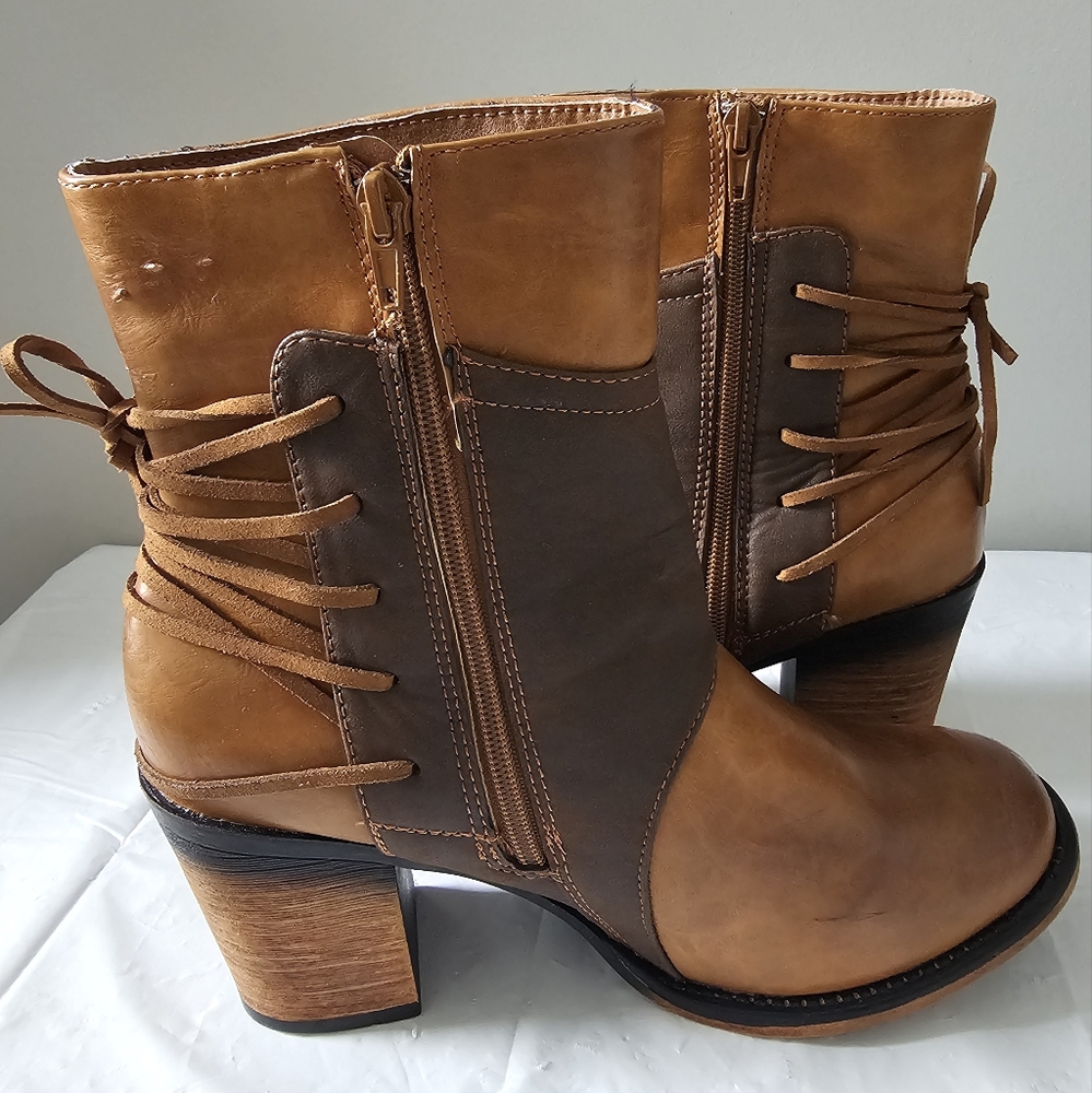 PIERRE DUMAS Beautiful Two Tone Brown Side Zip Boots - Picture 6 of 10